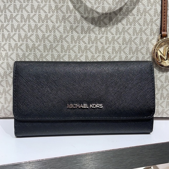 MICHAEL KORS JET SET TRAVEL LARGE TRIFOLD WALLET BLACK COLOR - Picture 2 of 16